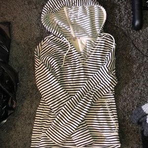 Stripped v-neck hooded sweatshirt